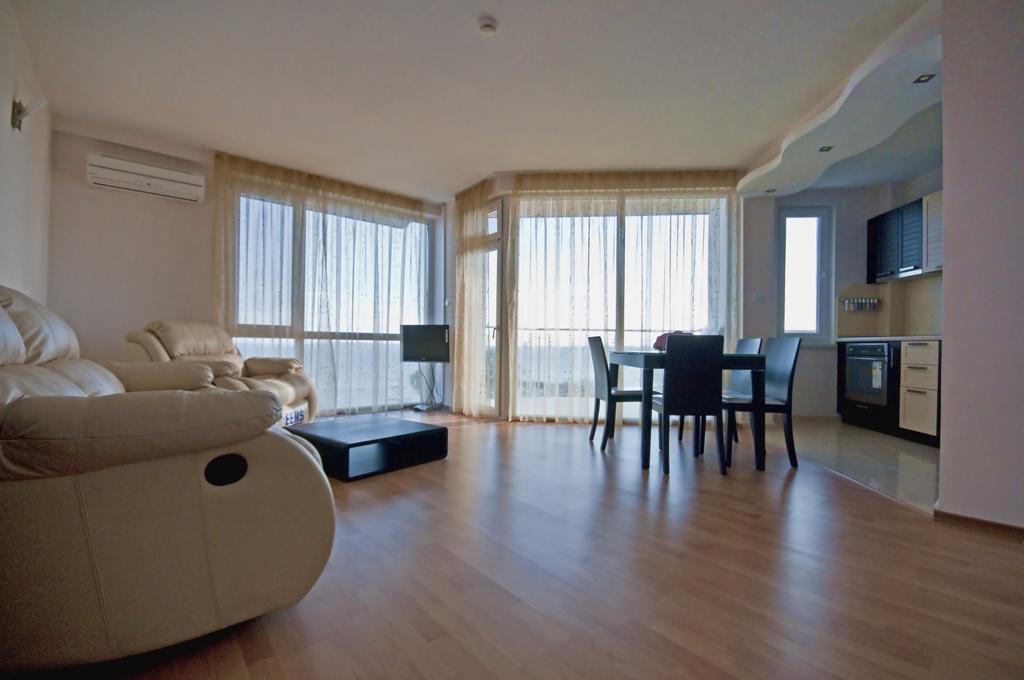 Nushev Hotel สวิติ วลัส ภายนอก รูปภาพ