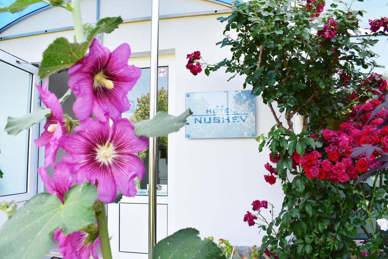 Nushev Hotel สวิติ วลัส ภายนอก รูปภาพ